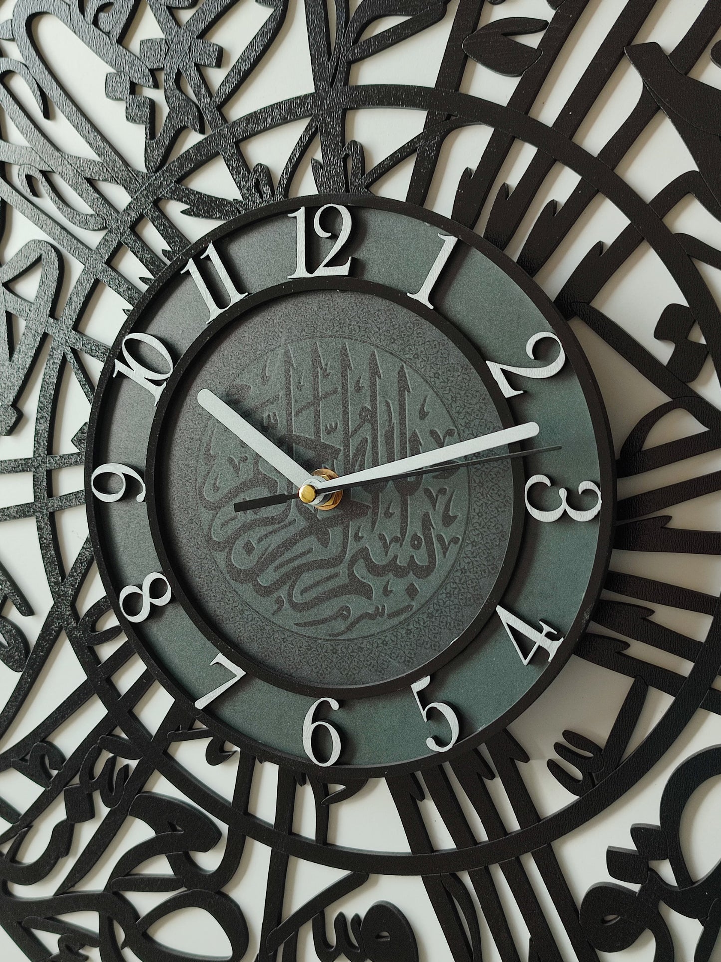 Wanduhr mit Sura Al-Asr – Ø 50 cm